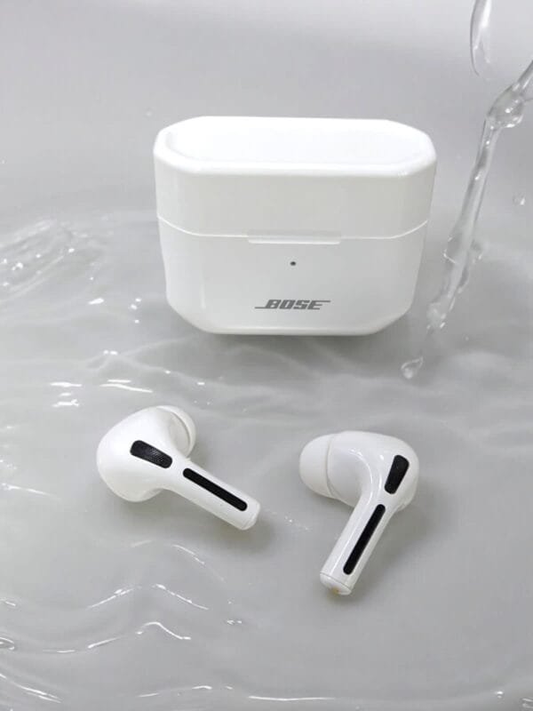 BOSS Q U I E T COM FORT ULTRABUDS
*A N C :*