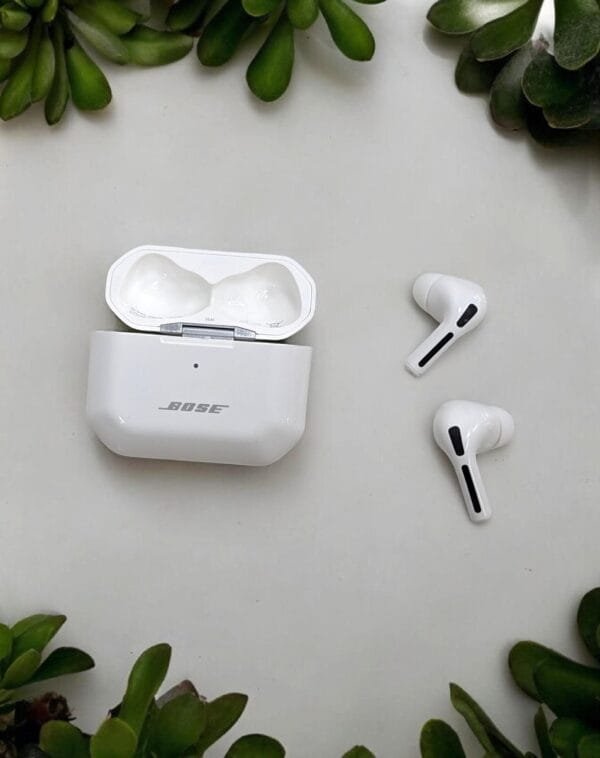 BOSS Q U I E T COM FORT ULTRABUDS
*A N C :*