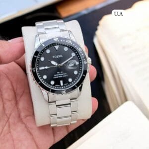 ❤️❤️Our This New Timepiece Make Ur Wrist More Classic and more Stylish With Pocket Friendly Budget⭐️⭐️⭐️*