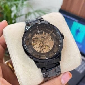 Daring and complex inside and out, our new motion-powered automatic Modern Machine makes an unforgettable impression on your outfit
