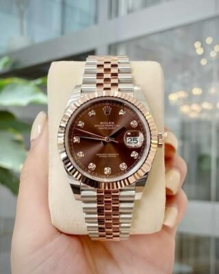 Here is an Exclusive teaser  of Newest Available Rolex Silver Rose Gold DateJust* ❤️